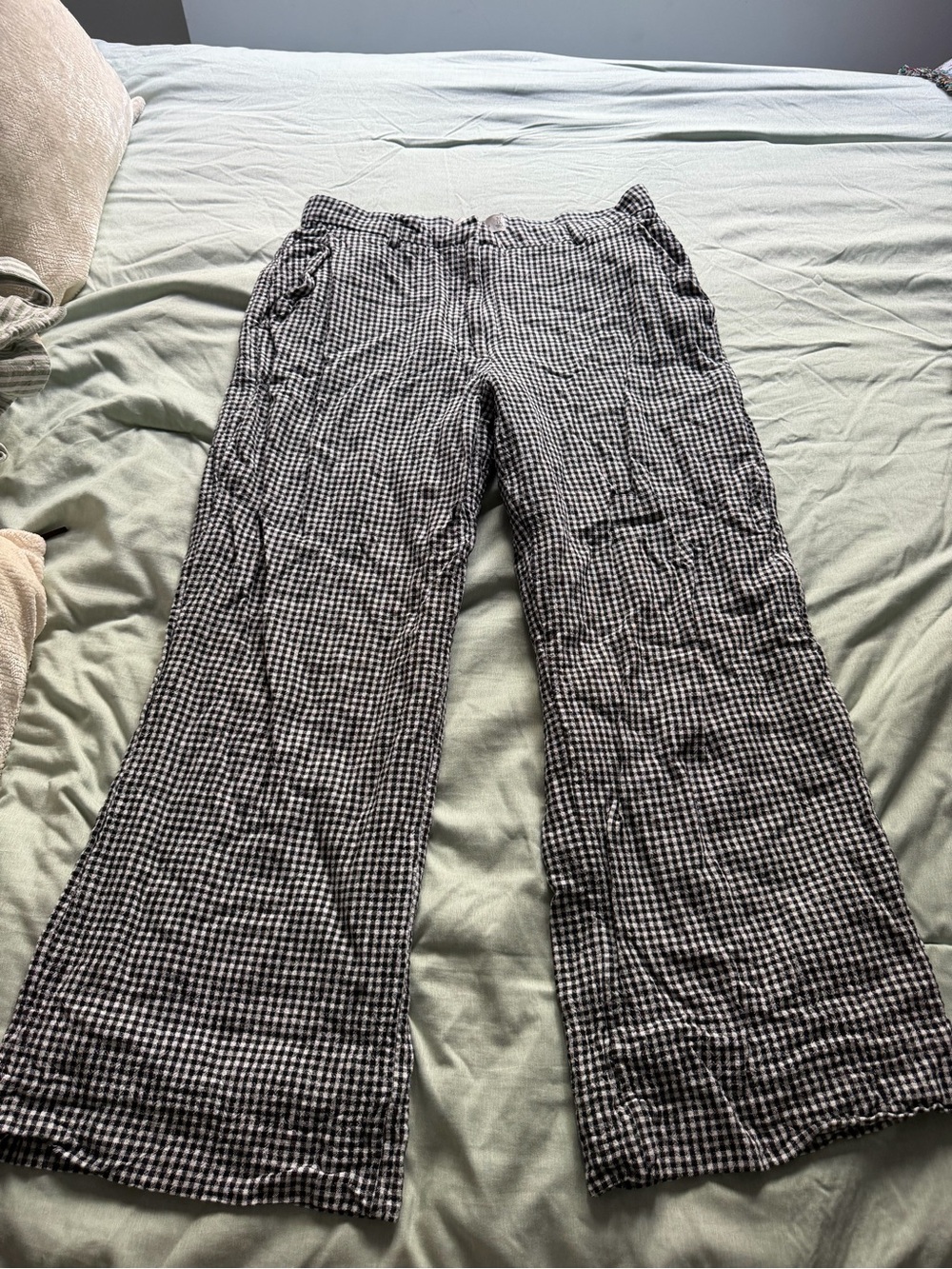 Abercrombie & Fitch Black and White Gingham Straight Leg Pants